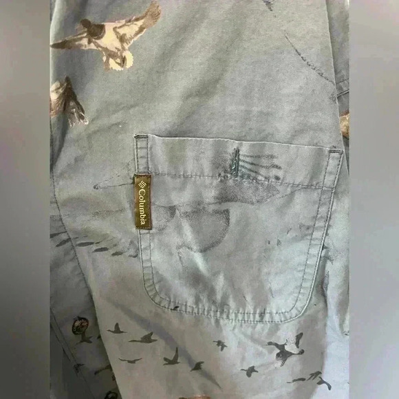 Columbia lightweight blue button-down, long sleeve mens size extra large - Picture 6 of 8